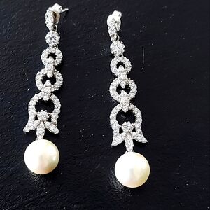 👰‍♀️ NWOT Beautiful Bridal pearl drop earings
